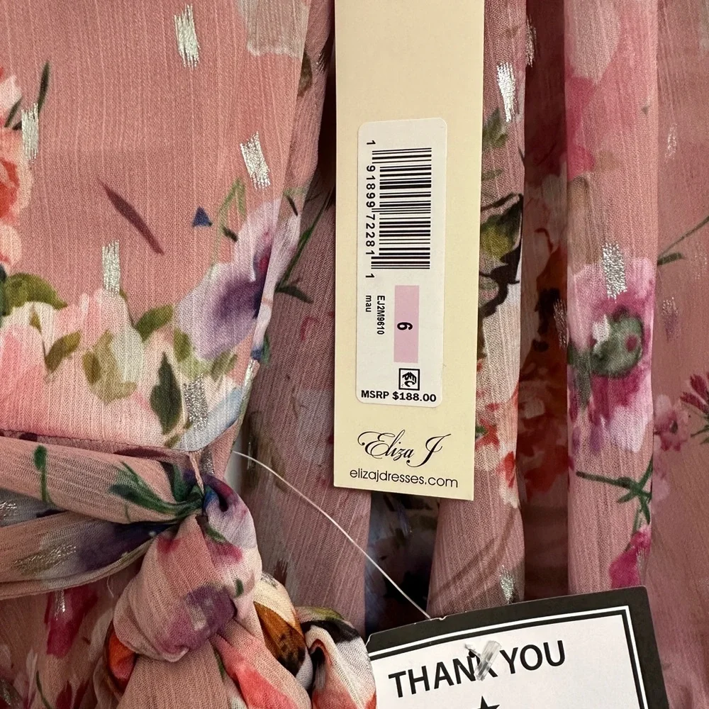 Eliza J
Floral Print Chiffon V-Neck, 3/4 Blouson Sheer Sleeve, High-Low Hem - Picture 2 of 8